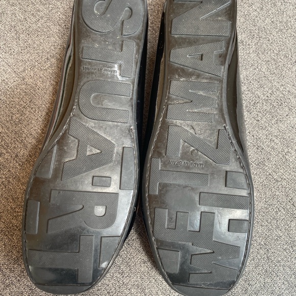 Woman’s size 8 Stuart Weitzman patent loafers - Picture 3 of 4